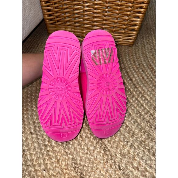 Ugg logo clear mini hot pink boots women's size 7 - Picture 3 of 6